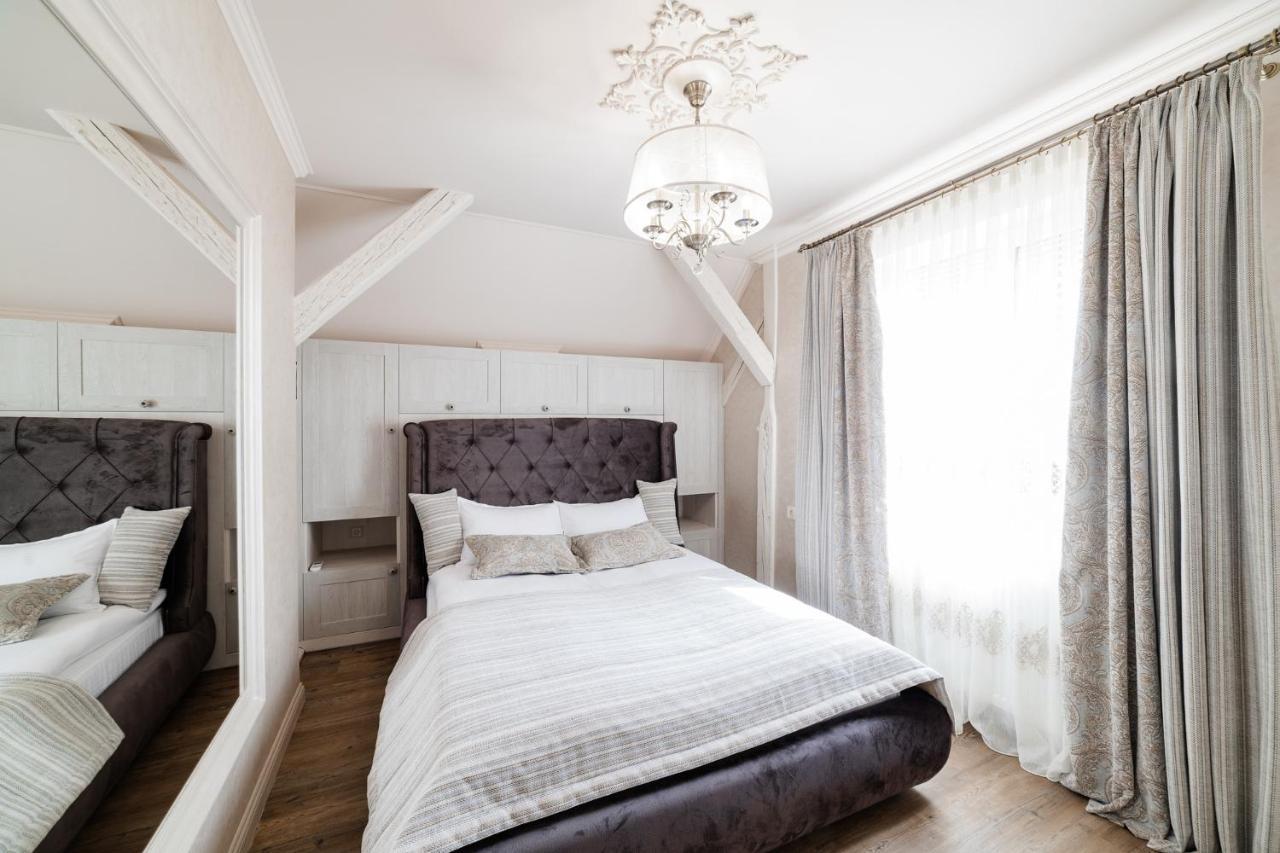 Lux Apartment On Duhnovicha Street .Free Parking. Uzhhorod Ngoại thất bức ảnh