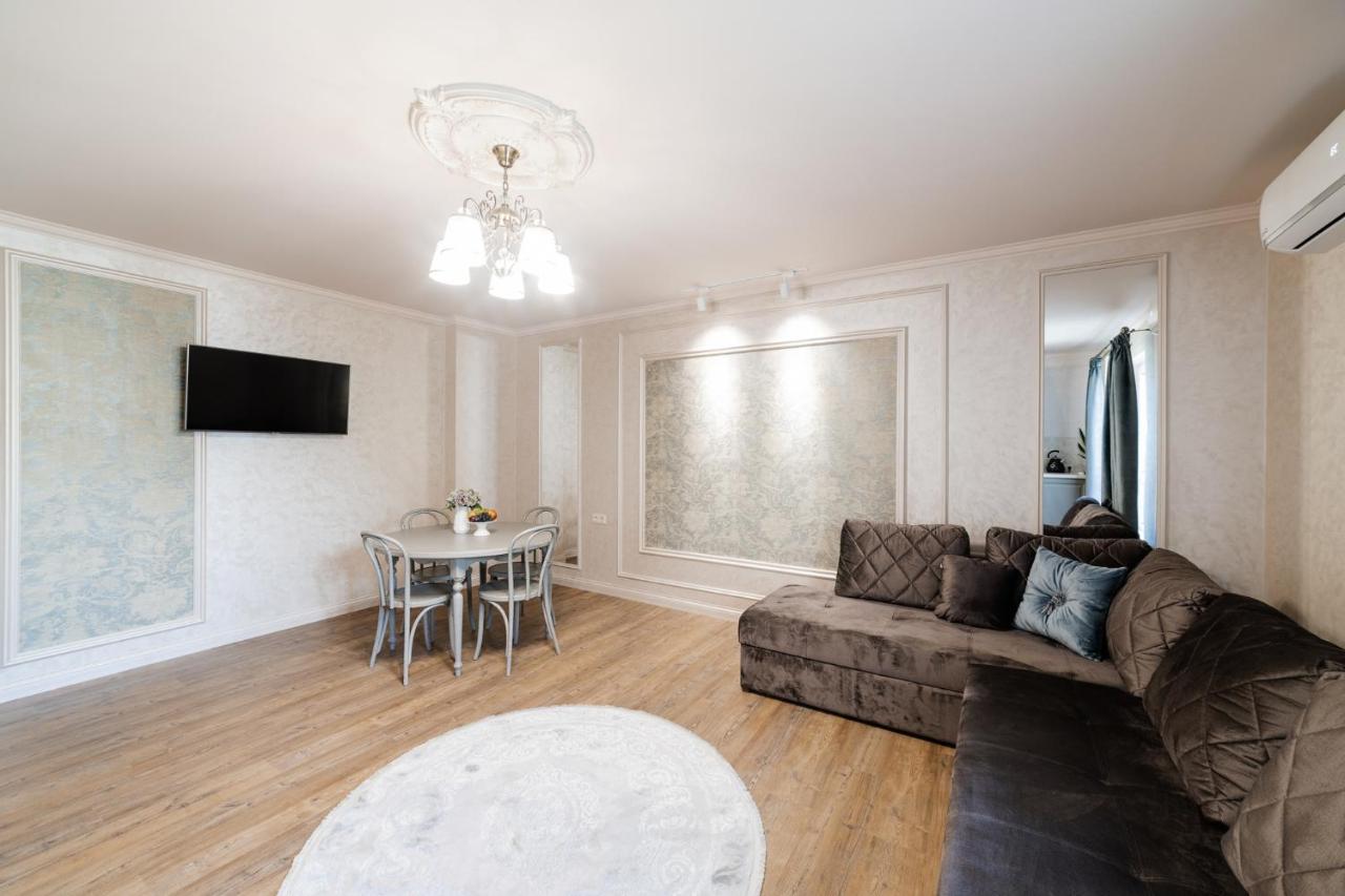 Lux Apartment On Duhnovicha Street .Free Parking. Uzhhorod Ngoại thất bức ảnh