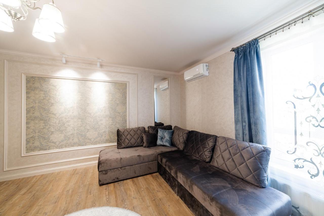 Lux Apartment On Duhnovicha Street .Free Parking. Uzhhorod Ngoại thất bức ảnh