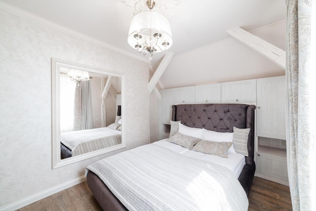Lux Apartment On Duhnovicha Street .Free Parking. Uzhhorod Ngoại thất bức ảnh